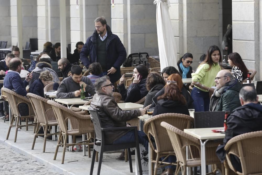 Els veïns surten al carrer amb el Girona10