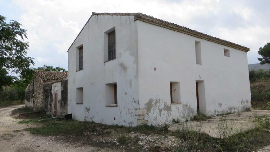 Ontinyent cambia el PGOU para permitir el uso hotelero de 14 caseríos