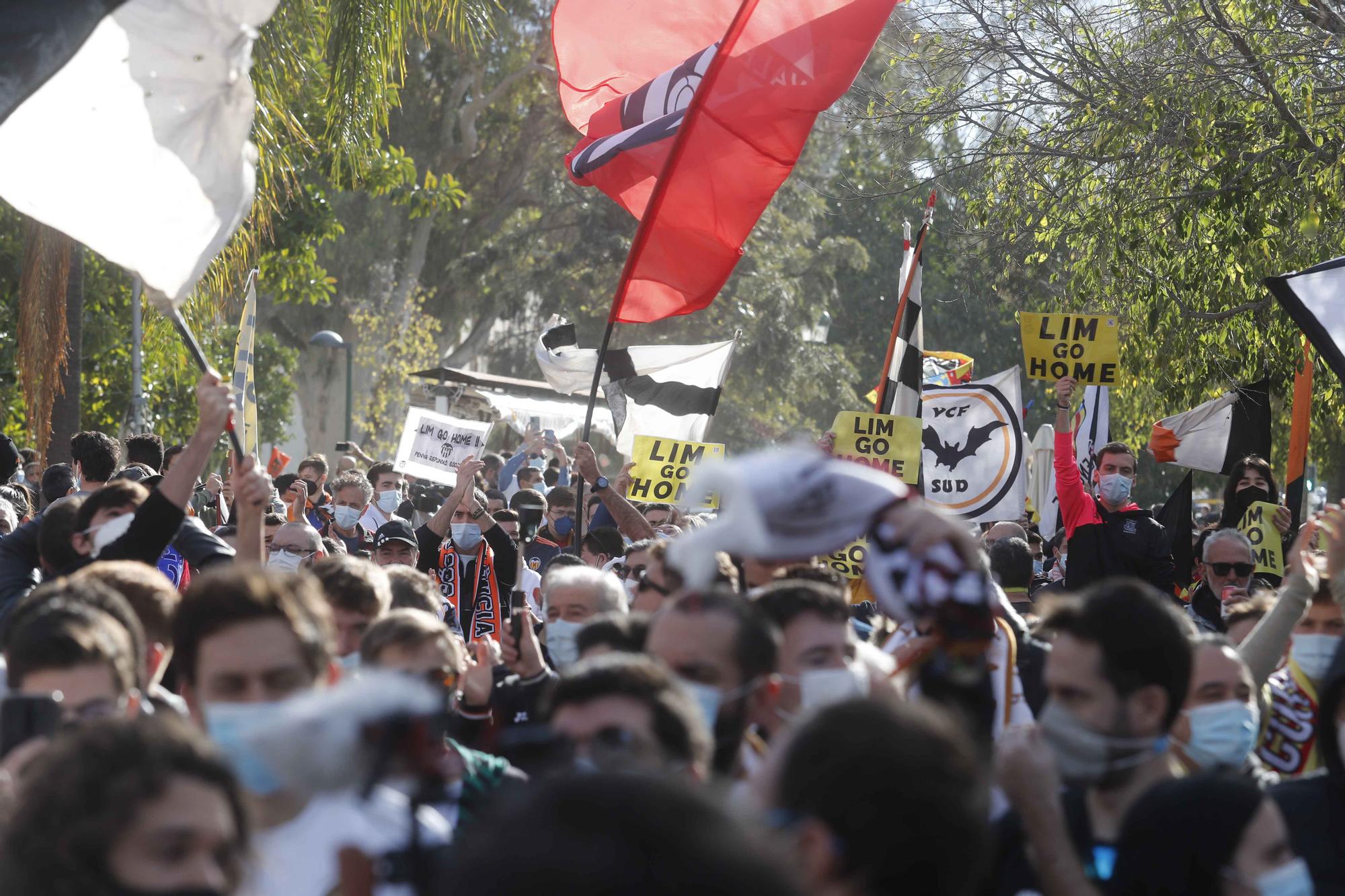 La manifestación valencianista contra Peter Lim (primera parte)