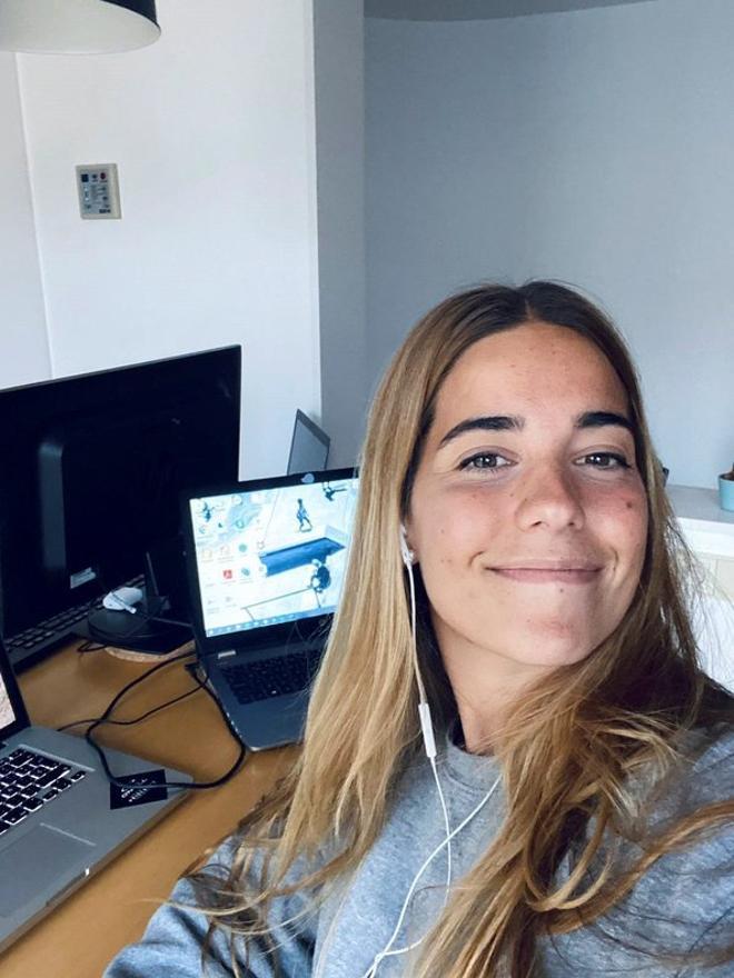 Sandra Adell, que lleva diez temporadas dedicada al arbitraje, y este año iba a dar el salto internacional después de cuatro en competiciones europeas, como el Trofeo Eurohockey femenino, pero todo ha sido aplazado por el coronavirus.