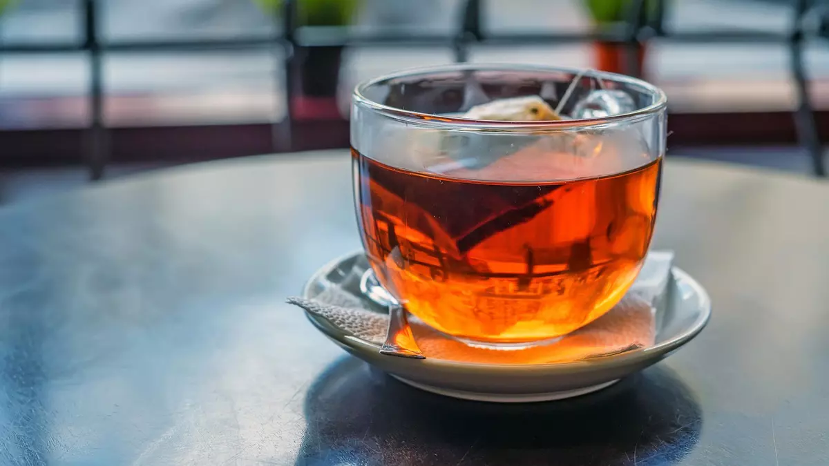 Un compuesto del té y hábitos saludables reducen el riesgo de demencia, según un estudio