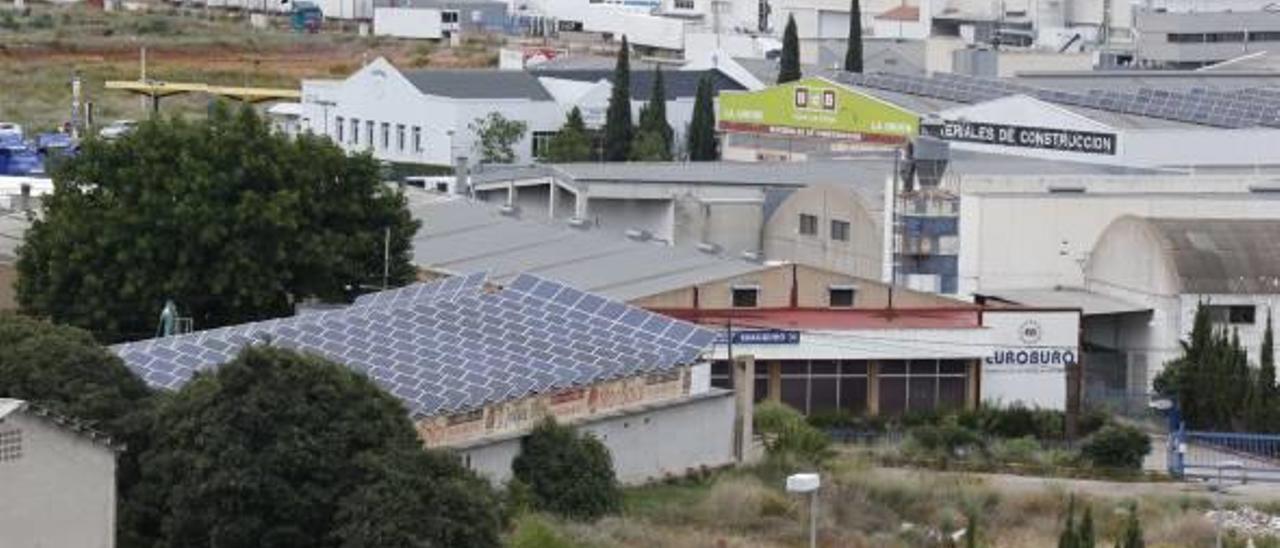 Polígono industrial alcireño situado junto a la carretera de Albalat.