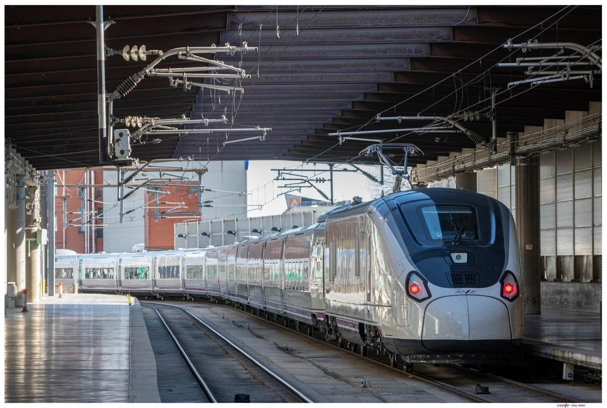Renfe allarga fins al 2040 el pagament de la multa a Talgo Renfe allarga fins al 2040 el pagament de la multa a Talgo