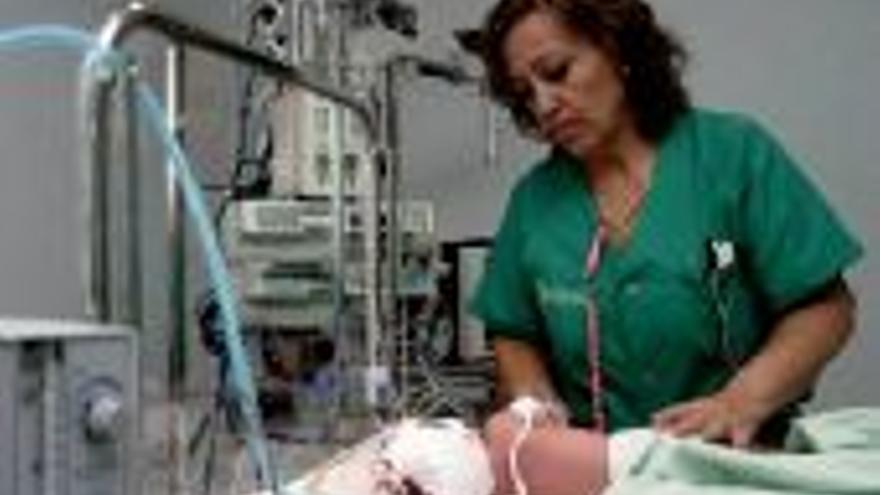 Más de 2.600 mujeres dan a luz este año en el Hospital Materno Infantil