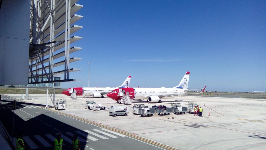 La consejera de Turismo anuncia una nueva conexión de Corvera con Francia para el verano