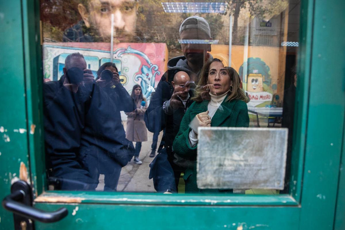 La ministra de Transportes, Raquel Sánchez, en su visita al lugar del accidente de trenes, en la estación de Montcada i Reixac-Manresa