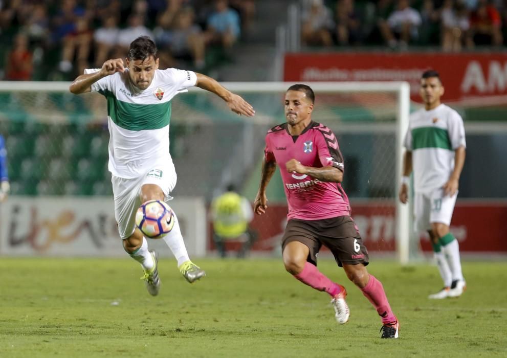 El Elche CF acelera en casa