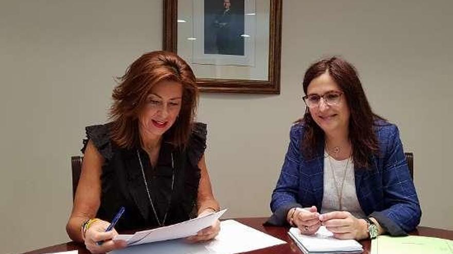 Reunión de Marisol Díaz y Ana Villarino. // FdV