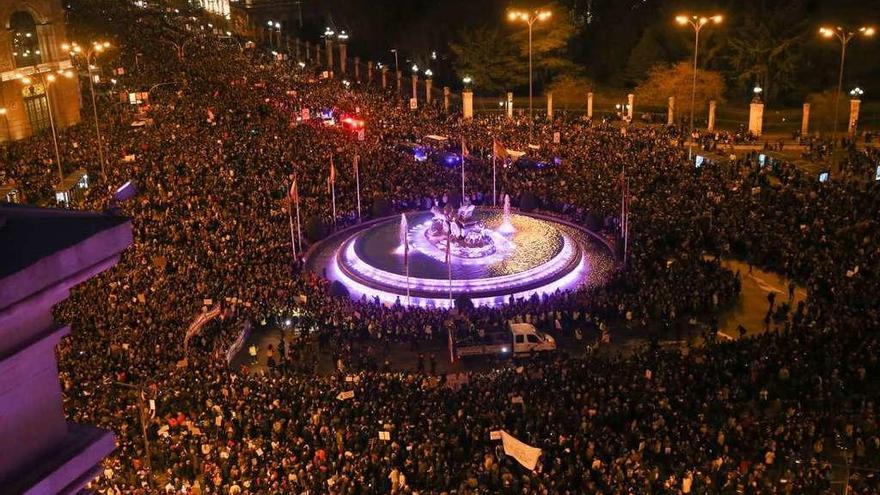 La manifestación de Madrid, a su paso por la fuente de la Cibeles.