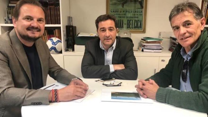 El alcalde de Silla, el concejal de Deportes y el secretario de la FFCV.