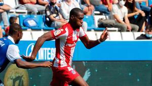 Geoffrey Kondogbia en una acción del partido ante el Alavés