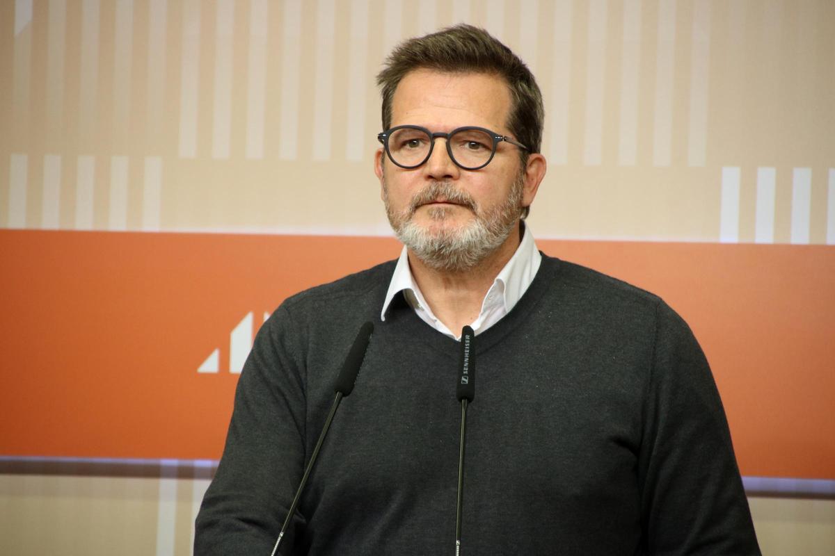 El portavoz de ERC, Isaac Albert, este lunes tras la reunión de la cúpula del partido.