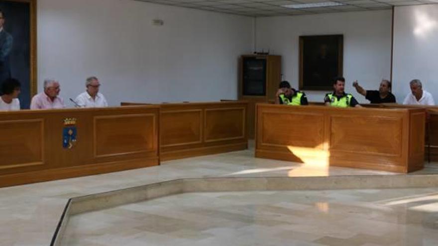 El horario de la Policía Local de Torrevieja se aprueba pese al rechazo del intendente