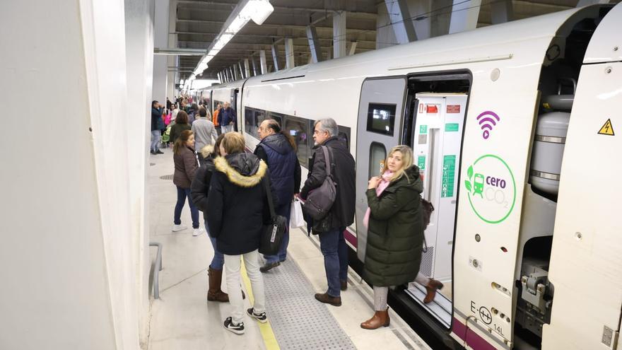 Recorremos el AVE de Madrid en su &#039;estreno&#039; en la estación de Vigo