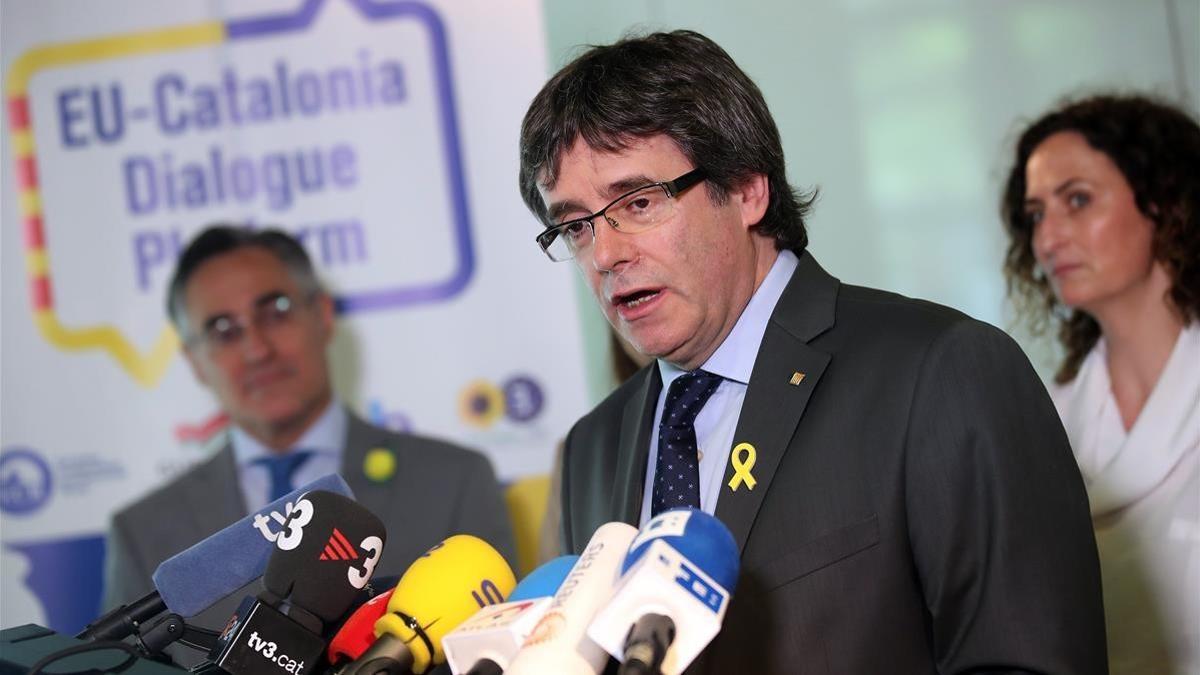 Carles Puigdemont durantes la declaración de prensa, esta mañana, en Berlín.