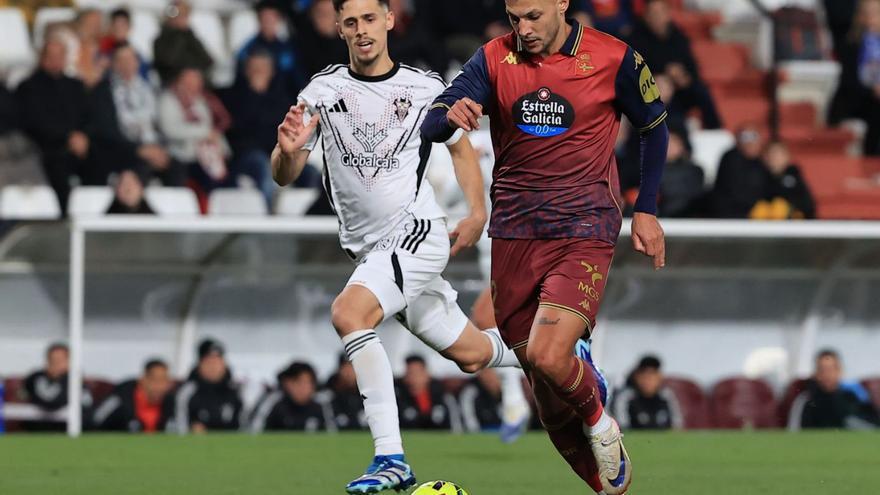 Stoichkov, a punto de rematar antes del primer gol del Albacete. |  Fernando Fernández | FERNANDO FERNÁNDEZ