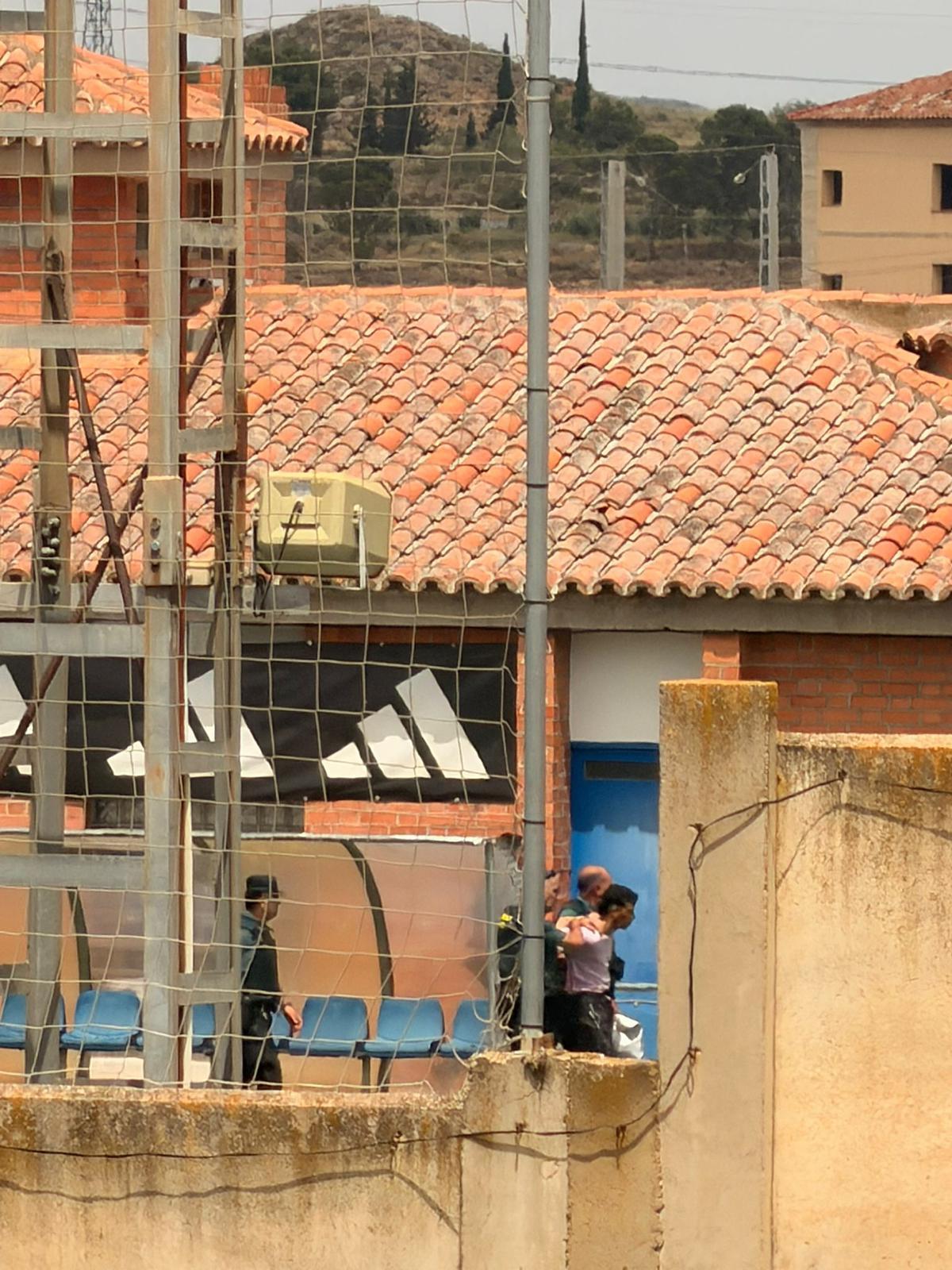 El autor del crimen de Caspe tras ser detenido por la Guardia Civil.