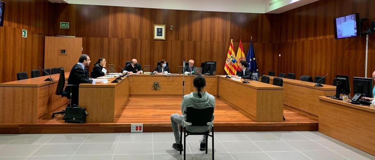El encausado, en el banquillo de la Audiencia de Zaragoza.