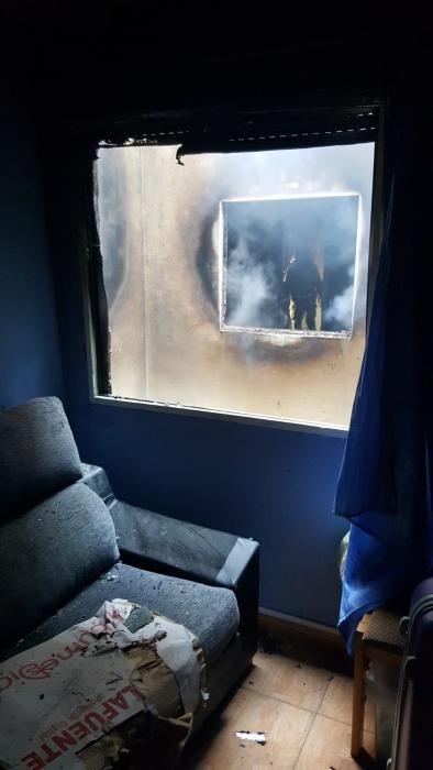 Cien vecinos desalojados por un incendio en una casa de Calp