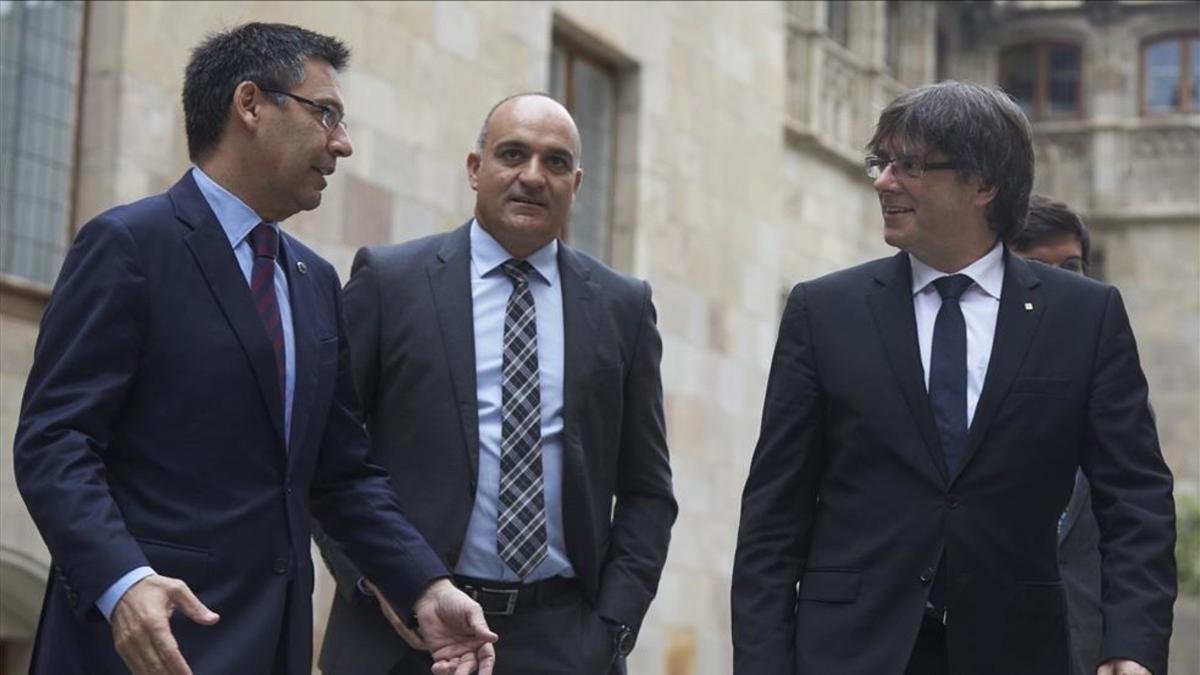 Puigdemont presidirá el Clásico del Camp Nou