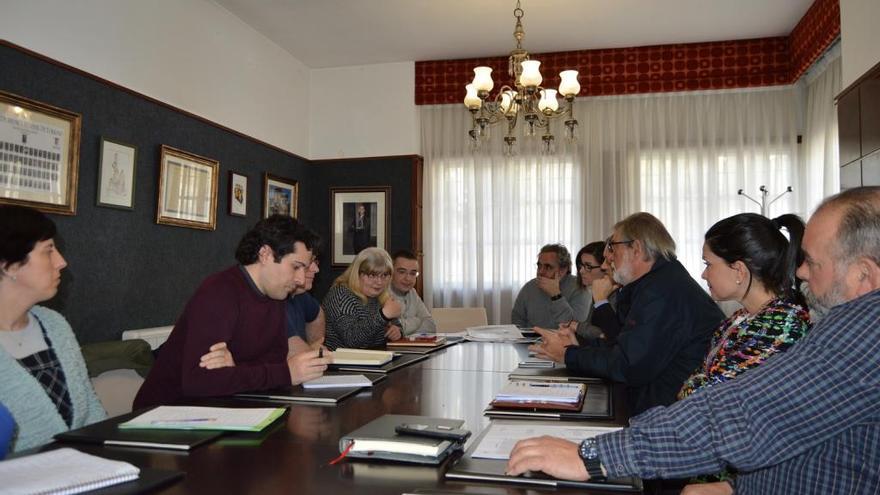 Reunión de la comisión de seguimiento del lindano en Mos, esta mañana. / FdV