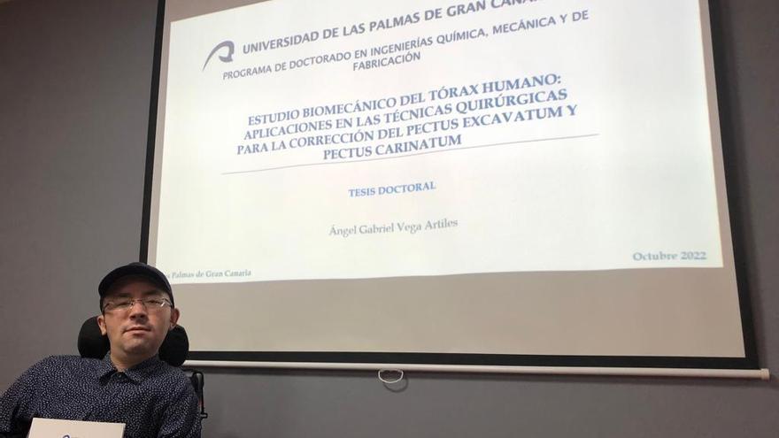 Ángel Gabriel Vega, alumno de la ULPGC con gran discapacidad que se graduó en Ingeniería Industrial, culmina su doctorado