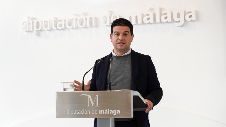 El diputado de Medio Ambiente, Turismo Interior y Cambio Climático, Cristóbal Ortega, durante la presentación de las actuaciones de mejora de la Diputación de Málaga de cuatro estaciones depuradoras de aguas residuales