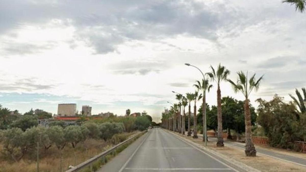 La avenida de las Torres de la Huerta, donde se renovará el cableado del alumbrado y se protegerán las arquetas frente a robos