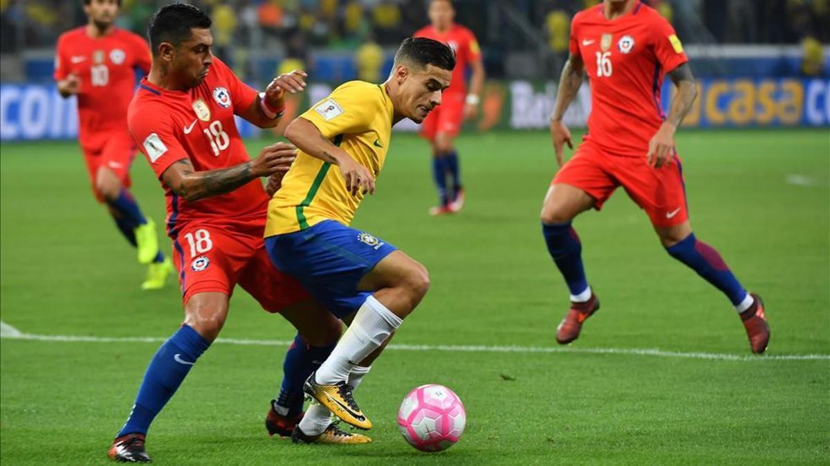 Coutinho en el encuentro frente a Chile