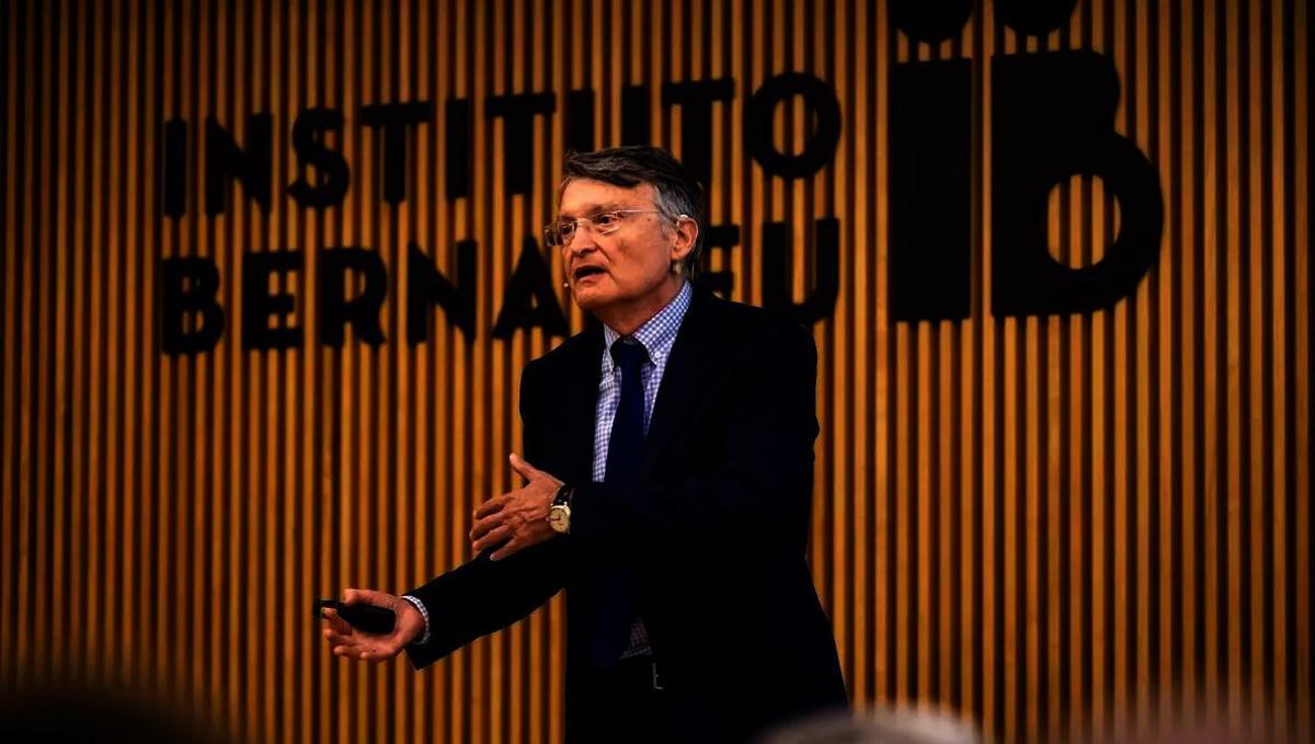 El doctor Rafael Bernabeu