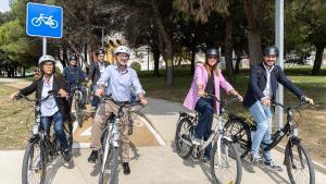 Sant Cugat estrena el carril bici que connecta con Rubí