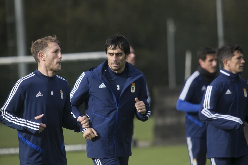 Primer entrenamiento del Real Oviedo después del derbi