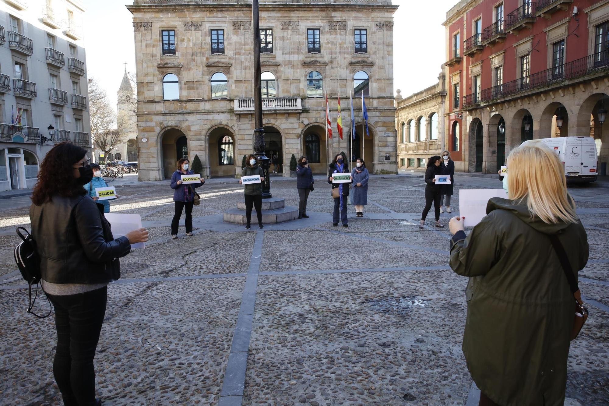 Concentraciones contra la semipresencialidad en la Educación