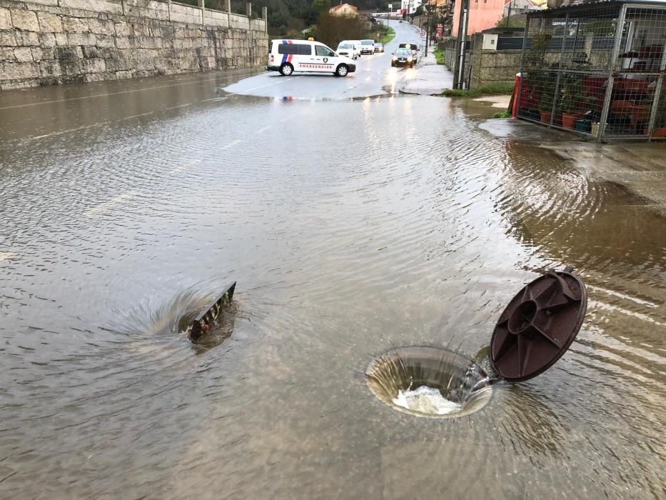 Los efectos de las intensas lluvias en O Grove.