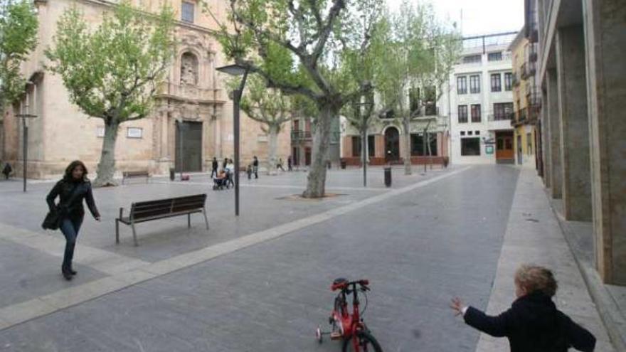 La Plaza Mayor de Aspe es el eje estratégico del que parte todo el Plan de Peatonalización.