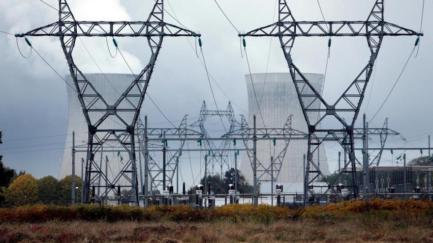 El precio de la electricidad cae hoy a un nuevo mínimo del año