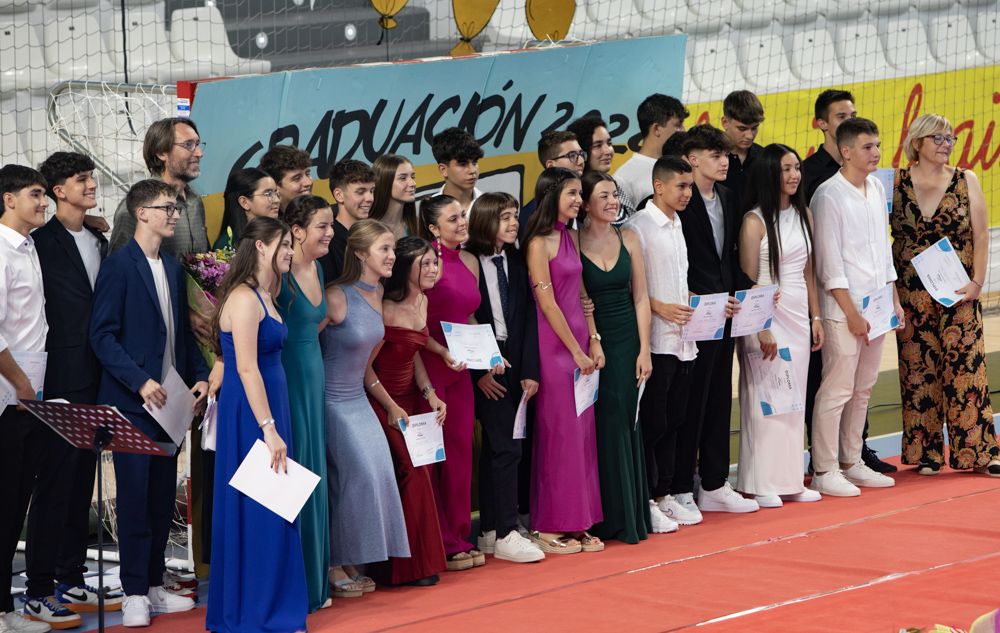 Graduación de los alumnos del IES nº5 de 4º de la ESO en el Port de Sagunt