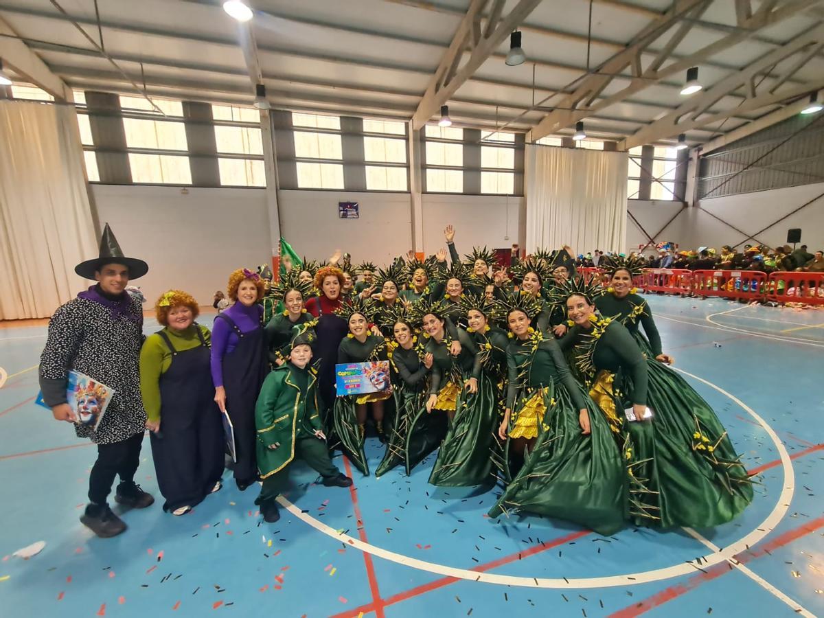 Unha das comparsas gañadoras do concurso celebrado en Camariñas.