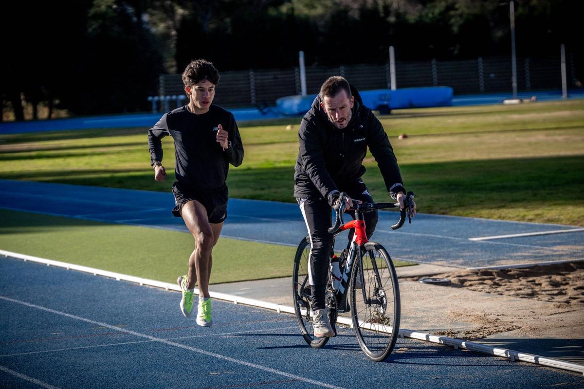 Josué Canales, durante un entrenamiento en el CAR de Sant Cugat, donde vie.