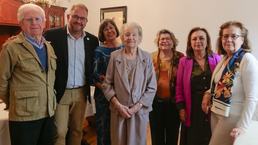 La vecina de Mérida Amparo Amorós llega a sus 100 años con «mucha vitalidad y alegría»