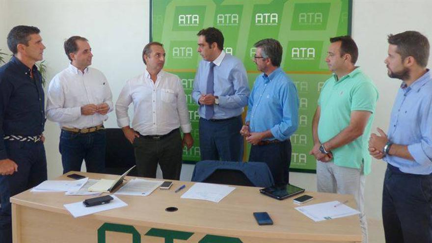 El PP pide a la Junta que devuelva el Impuesto de Hidrocarburos a los taxistas