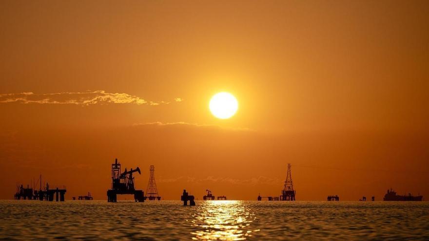 Il petrolio schizza del 60% quest'anno e si dirige verso i 100 dollari davanti all'escalation in Medio Oriente