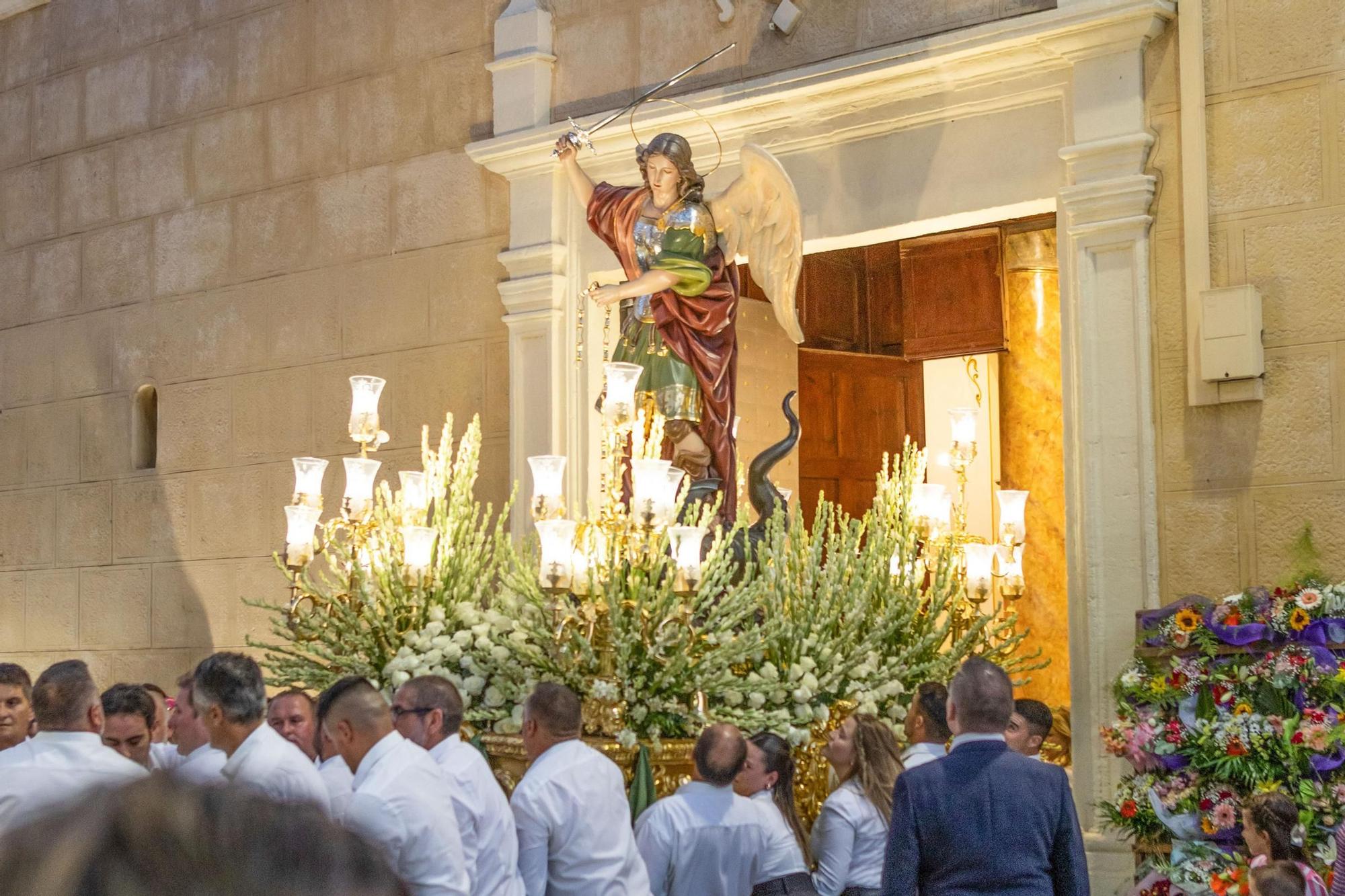 Procesión de San Miguel en Daya Nueva
