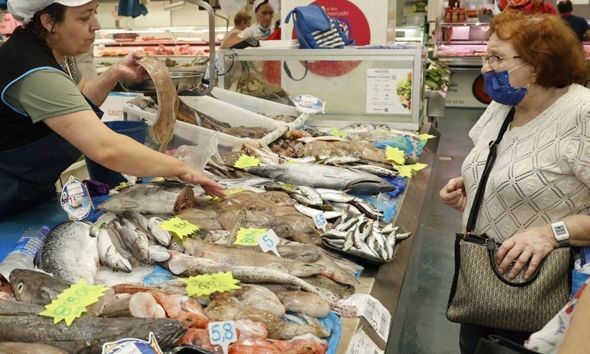 El consumo de pescado cae un 12% por la inflación: comprar más