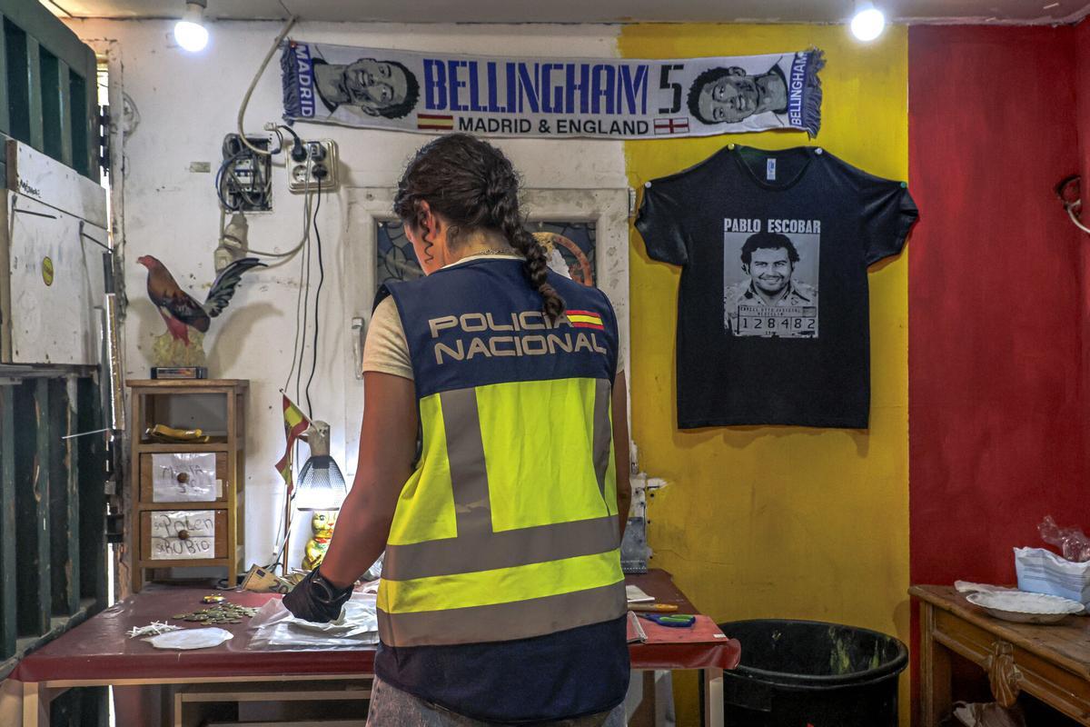 Derriban media docena de casetas ilegales de Son Banya usadas como puntos de venta de droga.