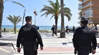 Detenido en Arenales del Sol por atentado a agentes tras acceder a un local con la persiana bajada