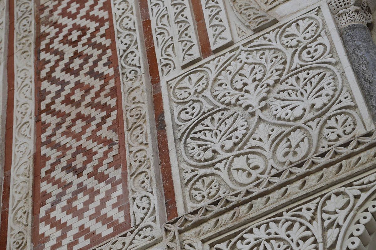 Así luce la puerta de la Concepción Antigua de la Mezquita tras su restauración