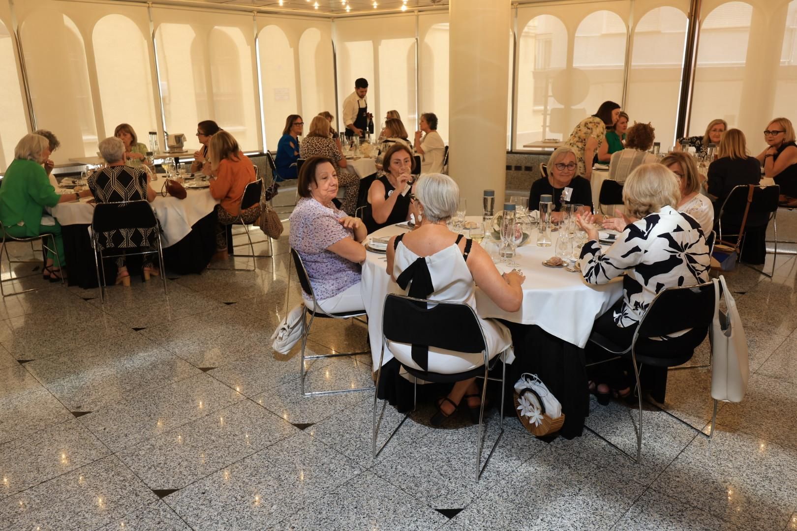 Las alumnas de la Consolación celebran su 50 aniversario