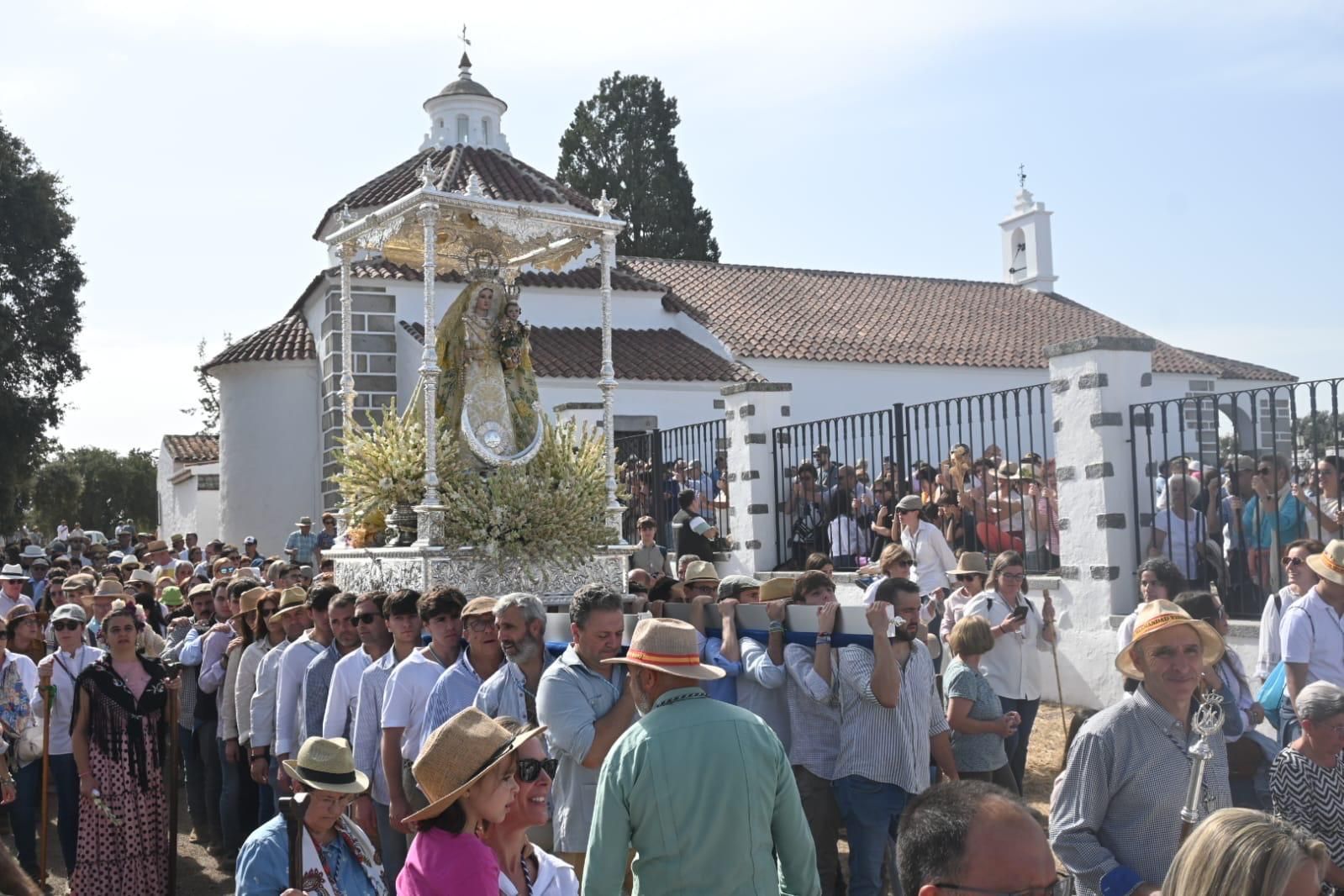 La Virgen de Luna regresa al Santuario de la Jara