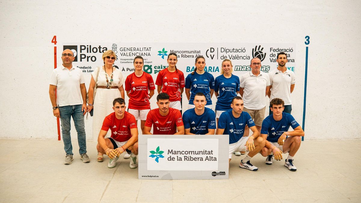 Jugadors, jugadores i autoritats, entre les dos finals.